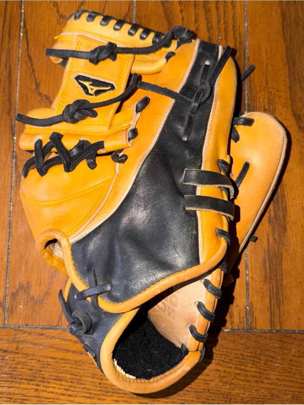 **SOLD** Mizuno Classic Pro GCP 50 11.75” Left Hand Catch-Right Hand Baseball
